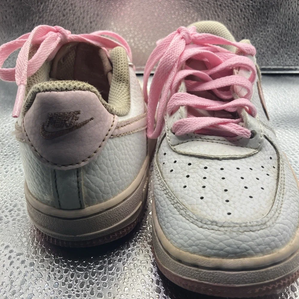 Girls' Nike Air Force 1 Low white Pink Foam Size 13 c